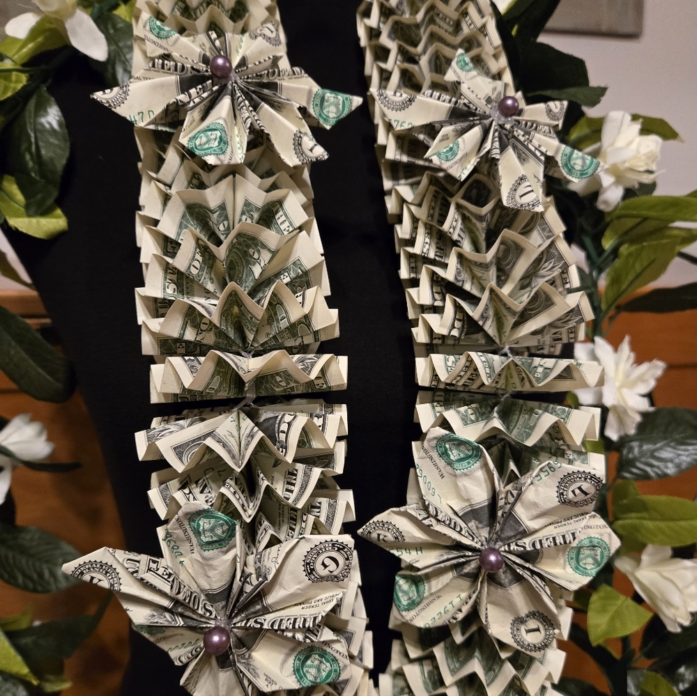 Graduation Lei/$62 VALUE/☆FIRM PRICE - Picture 3 of 6